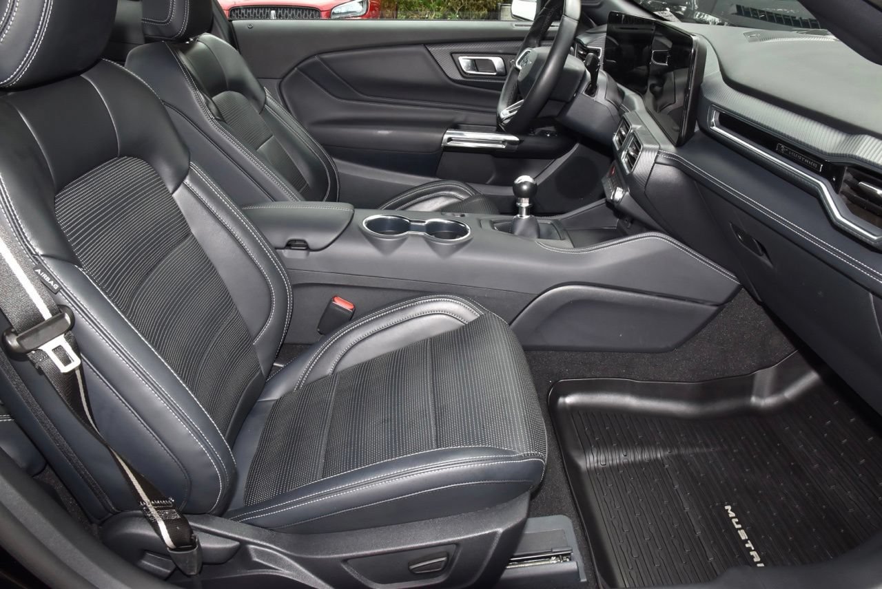 Used 2025 Ford Mustang GT Premium RWD image 18