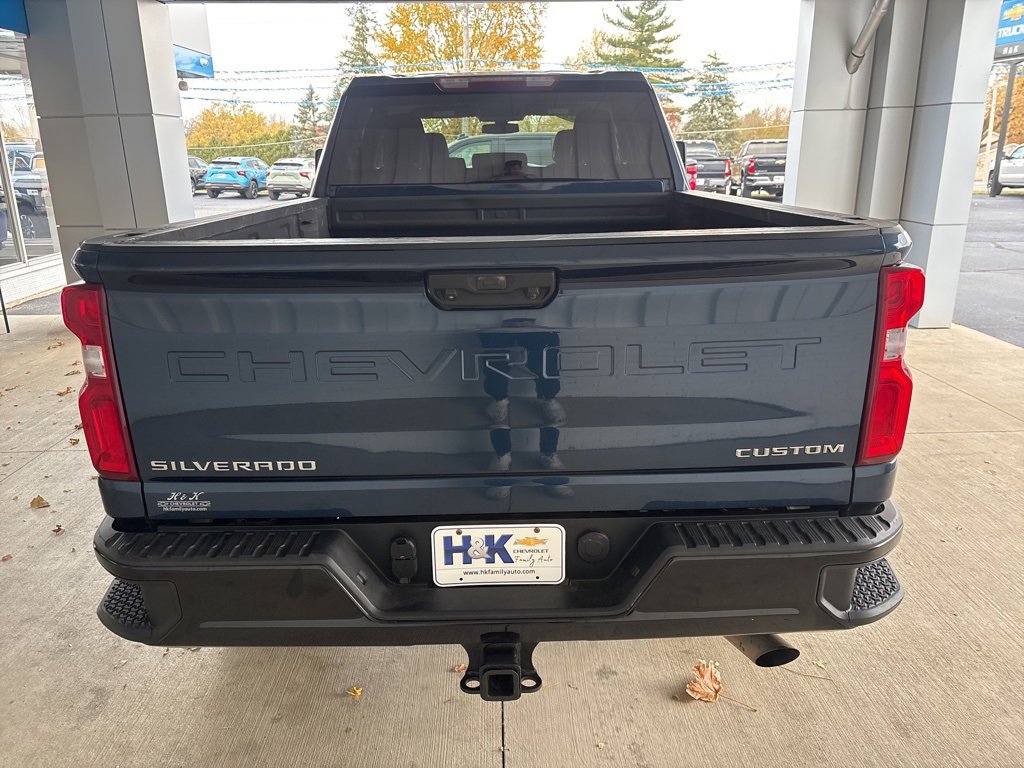 Used 2020 Chevrolet Silverado 2500 Custom w/ Custom Value Package image 5