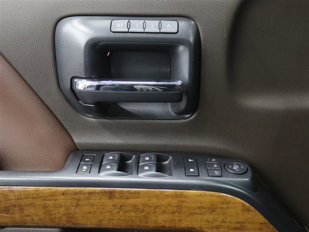 Used 2018 Chevrolet Silverado 1500 High Country image 35