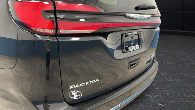 Used 2022 Chrysler Pacifica Touring-L FWD image 40