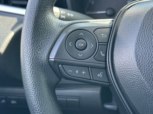 Used 2025 Toyota Corolla LE image 38
