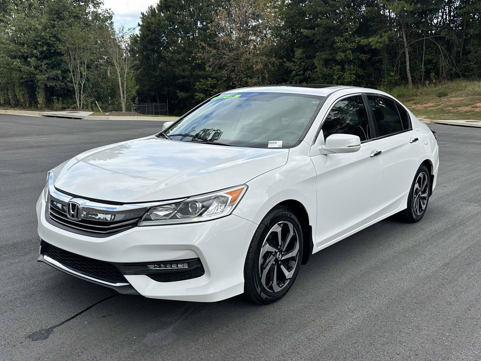 Used 2017 Honda Accord EX image 3