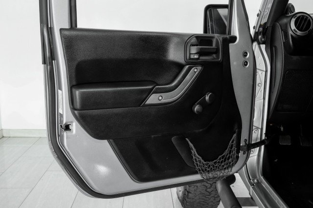 Used 2014 Jeep Wrangler Unlimited Sport AWD/4WD image 35