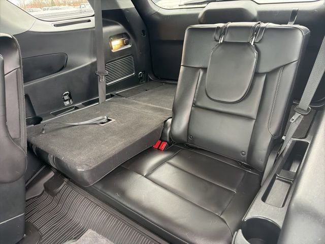 Used 2023 Ford Explorer XLT w/ Equipment Group 202A image 8