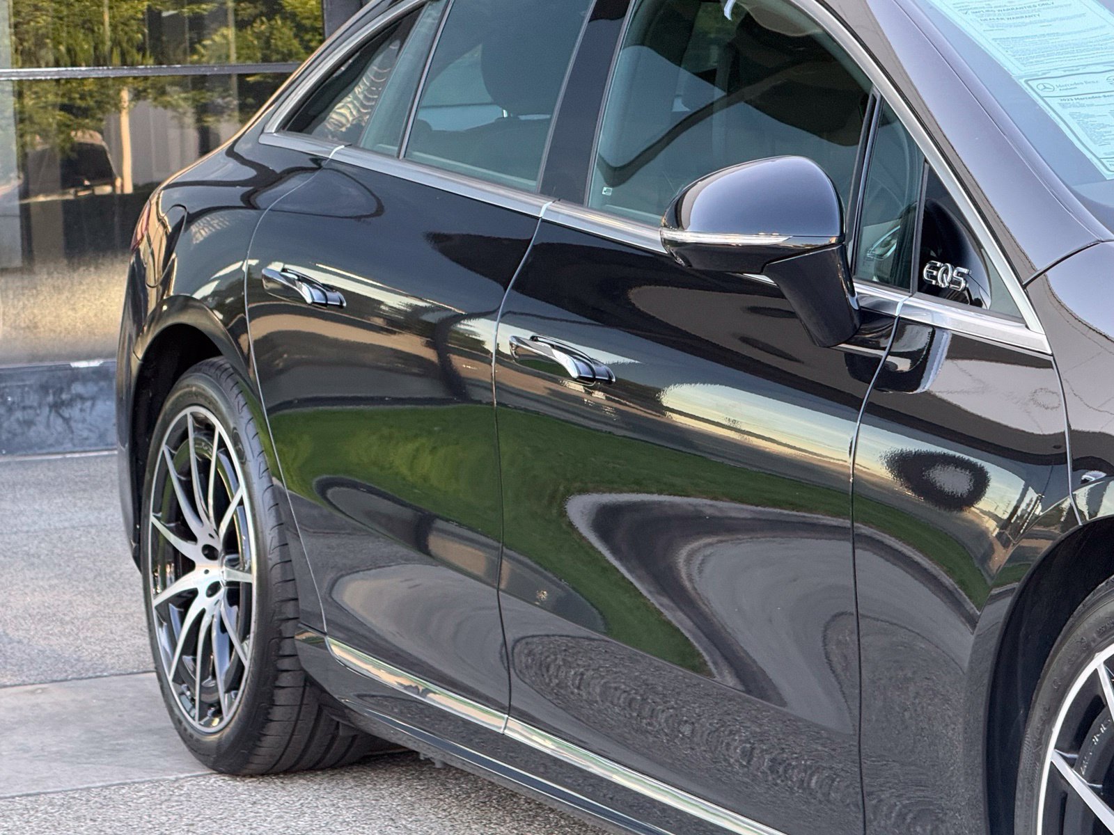 Used 2023 Mercedes-Benz EQS 580 4MATIC Sedan image 9
