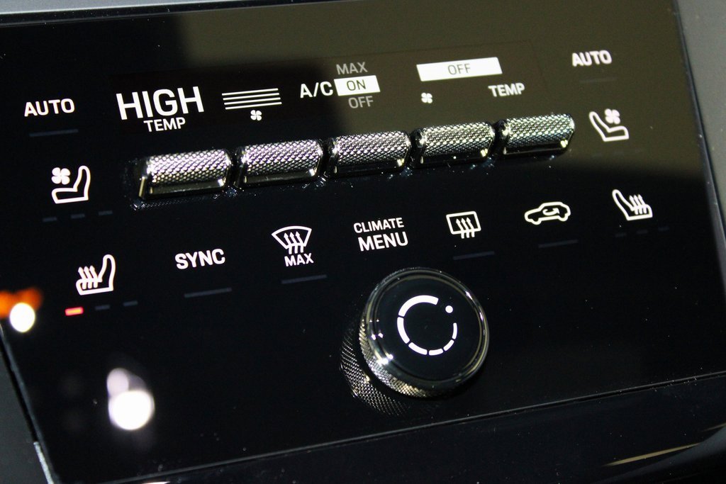 Used 2025 Porsche Macan Electric image 31