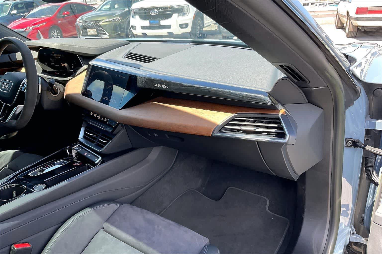 Used 2023 Audi e-tron GT Premium Plus AWD/4WD image 23