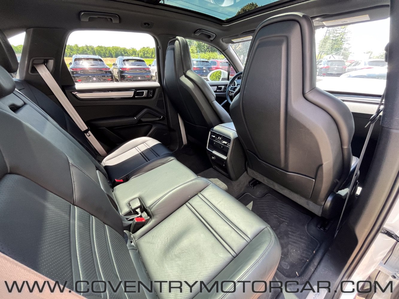 Used 2023 Porsche Cayenne Platinum Edition AWD/4WD image 37