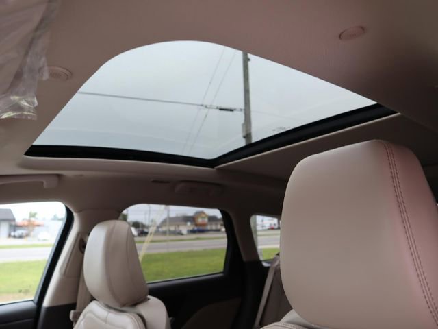 Used 2024 Lincoln Corsair Grand Touring image 7