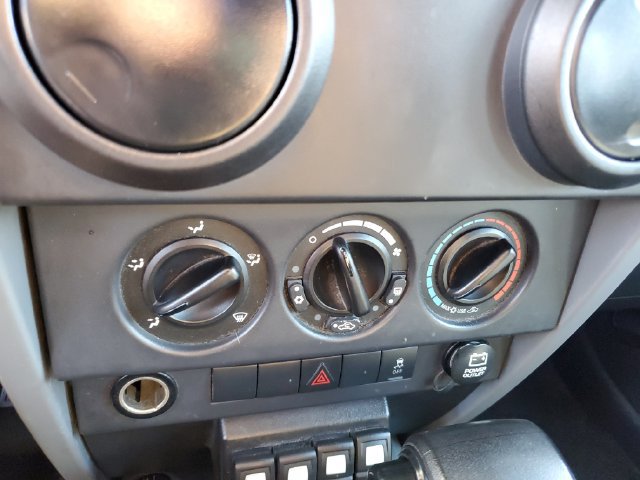 Used 2010 Jeep Wrangler Unlimited Sport AWD/4WD image 21