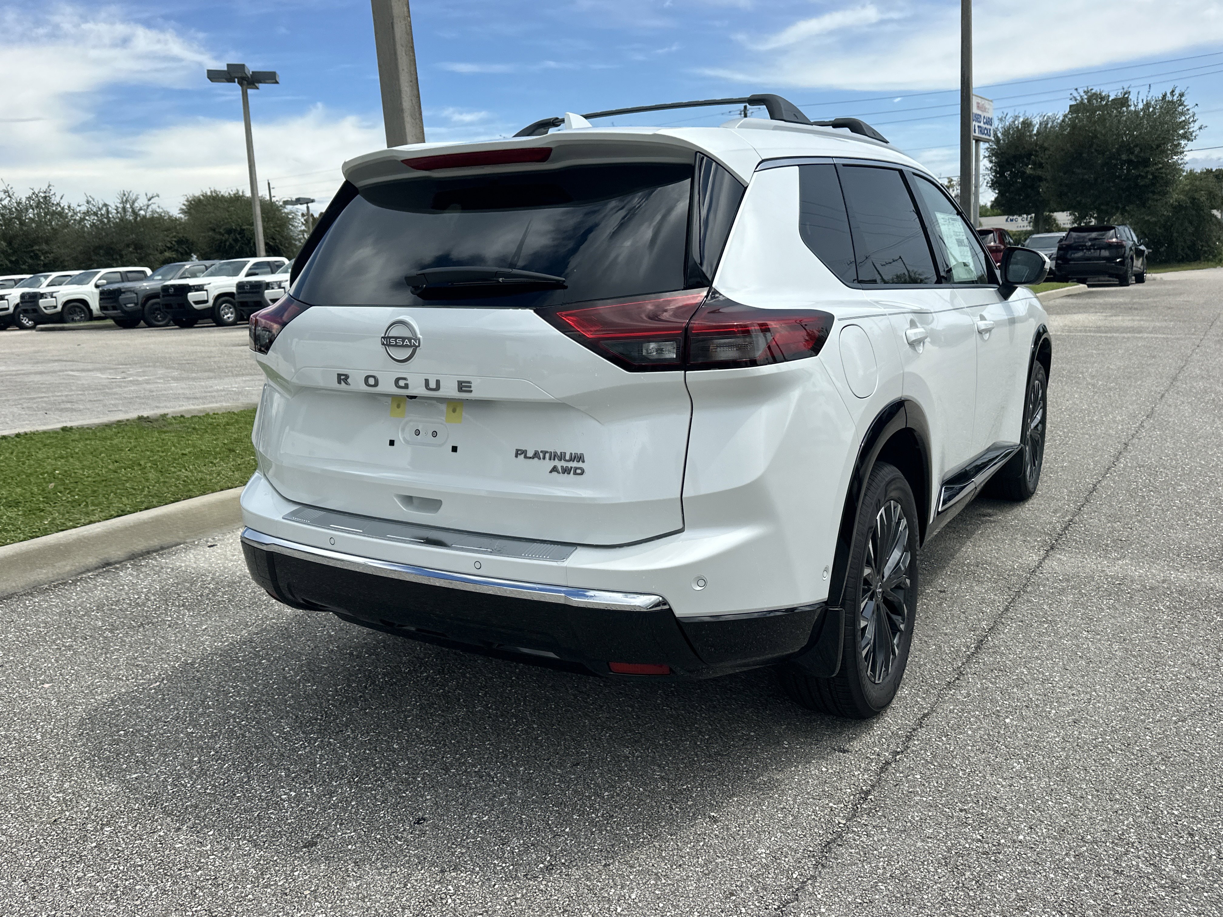 New 2026 Nissan Rogue Platinum image 6