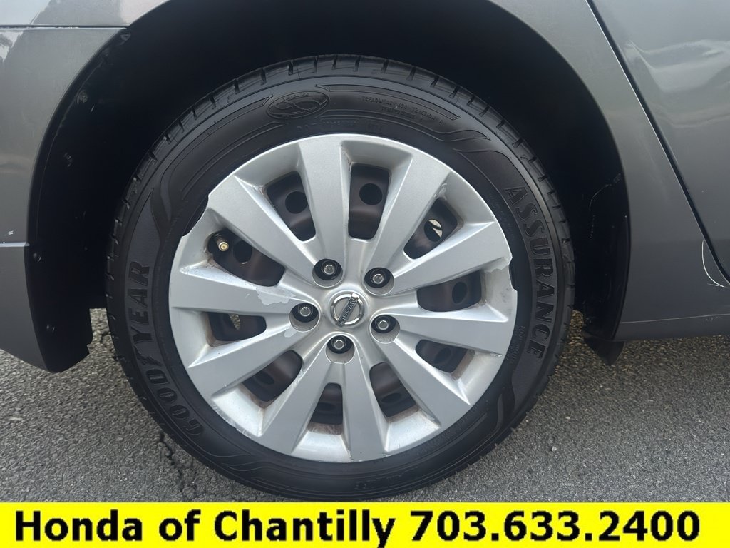 Used 2015 Nissan Sentra S FWD image 30