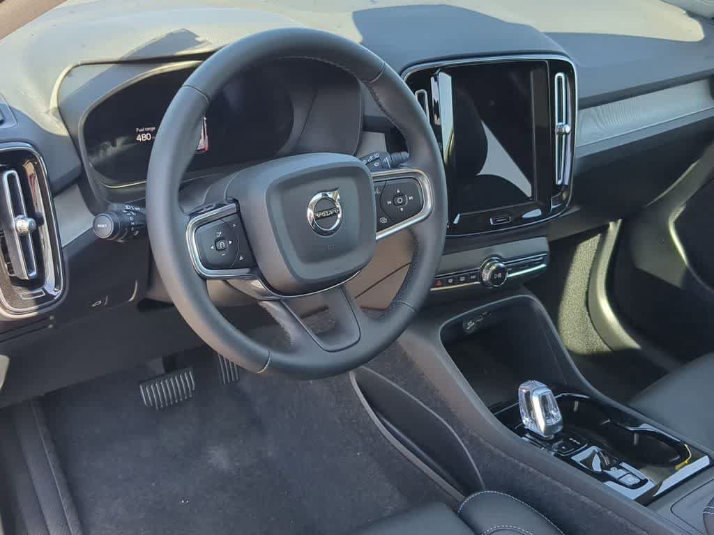 New 2026 Volvo XC40 B5 Plus w/ Protection Package Premier AWD/4WD image 2