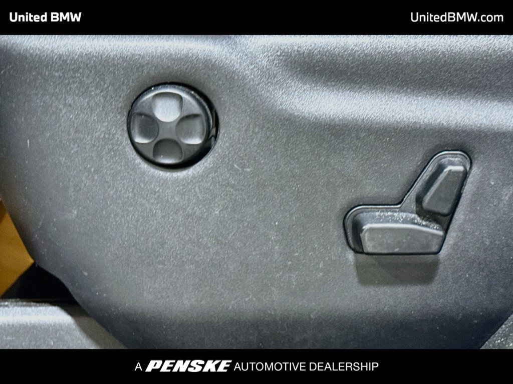 Used 2017 Jeep Grand Cherokee Summit RWD image 11
