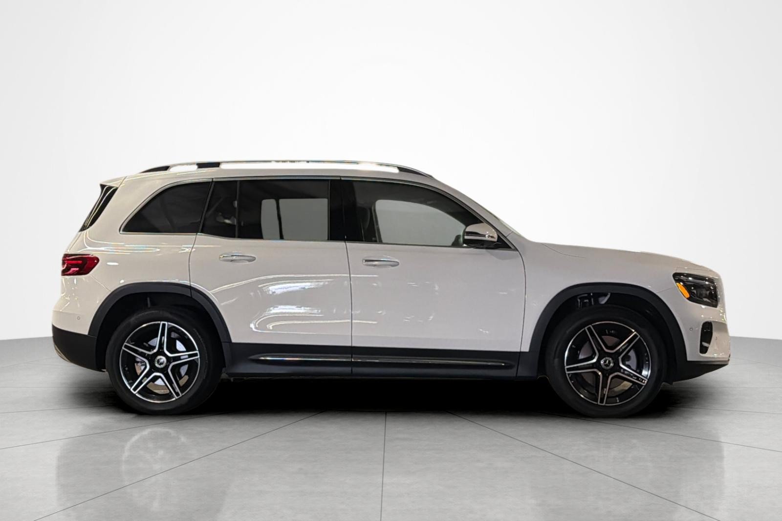 New 2026 Mercedes-Benz GLB 250 4MATIC image 6