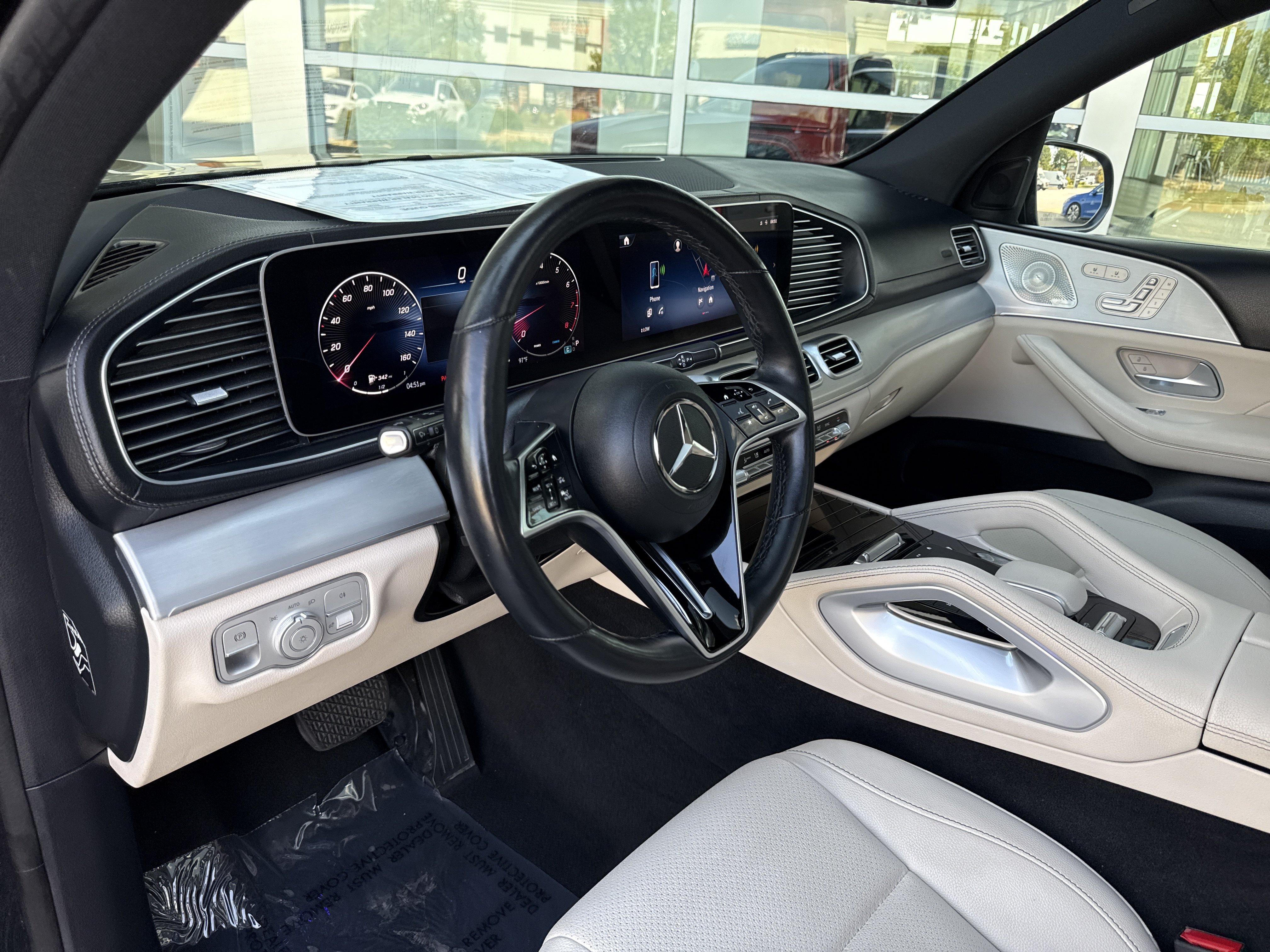 Used 2025 Mercedes-Benz GLS 450 4MATIC image 23