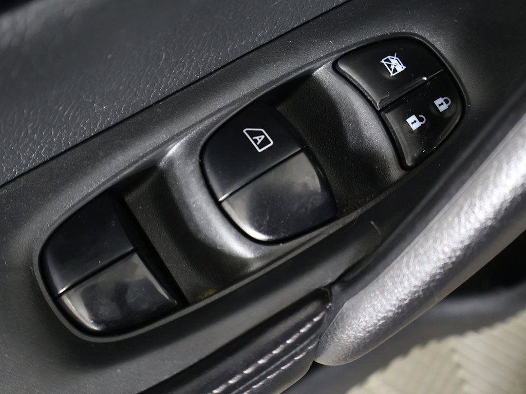 Used 2018 Nissan Rogue Sport SL w/ SL Premium Package image 37