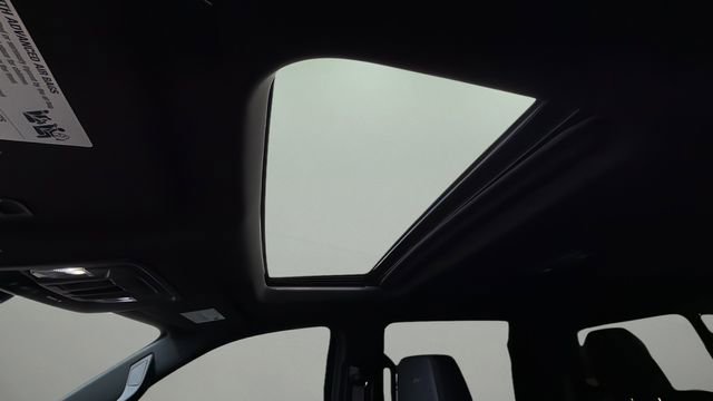 Used 2025 Chevrolet Silverado 1500 High Country image 16