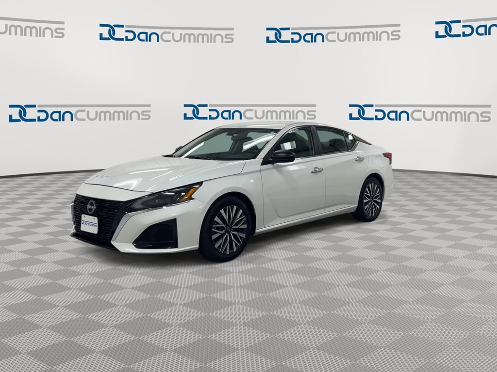 Used 2024 Nissan Altima 2.5 SV FWD image 4