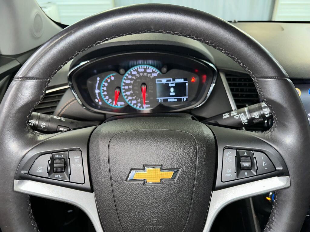 Certified 2022 Chevrolet Trax LT w/ Driver Confidence Package image 9