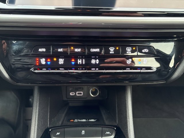 Used 2022 Chevrolet Bolt EUV LT w/ Convenience Package image 25