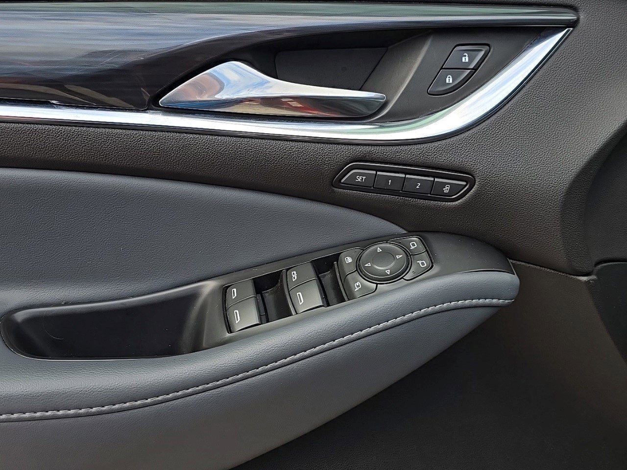 Certified 2024 Buick Enclave Premium image 8