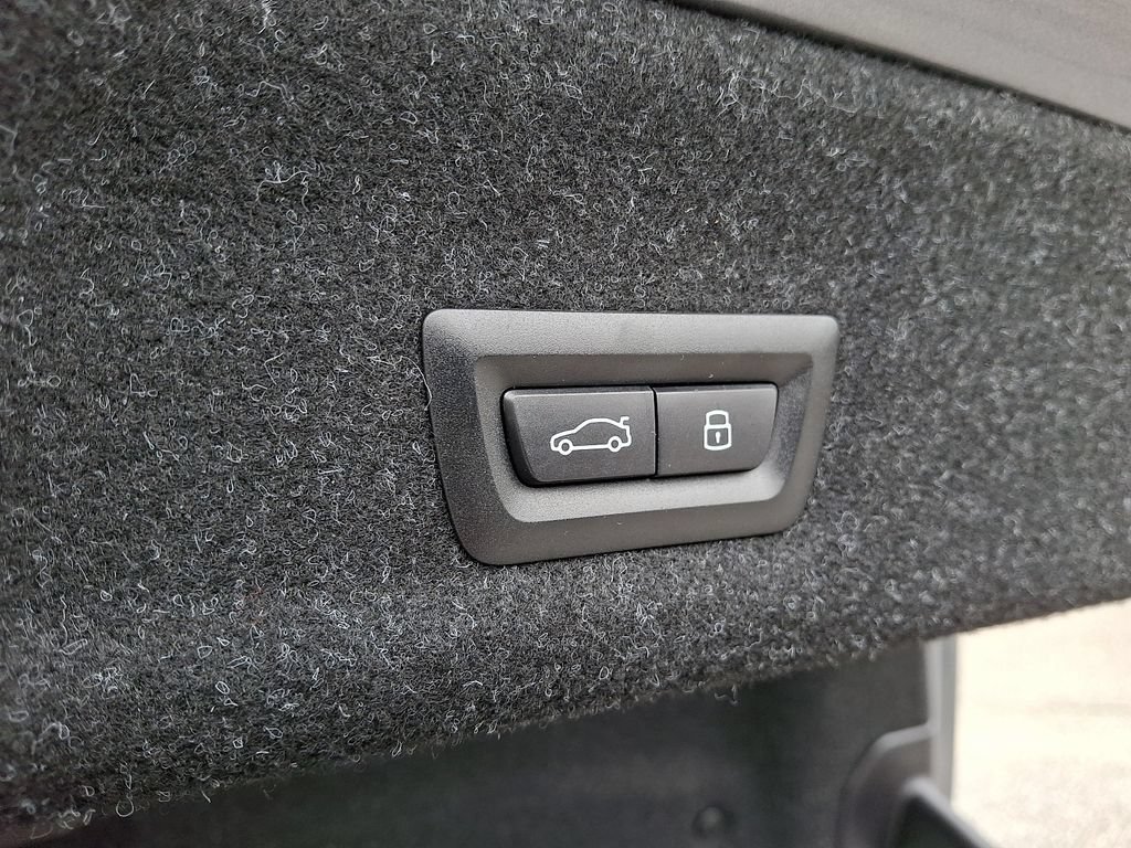 Used 2026 BMW 330i xDrive Sedan AWD/4WD image 32