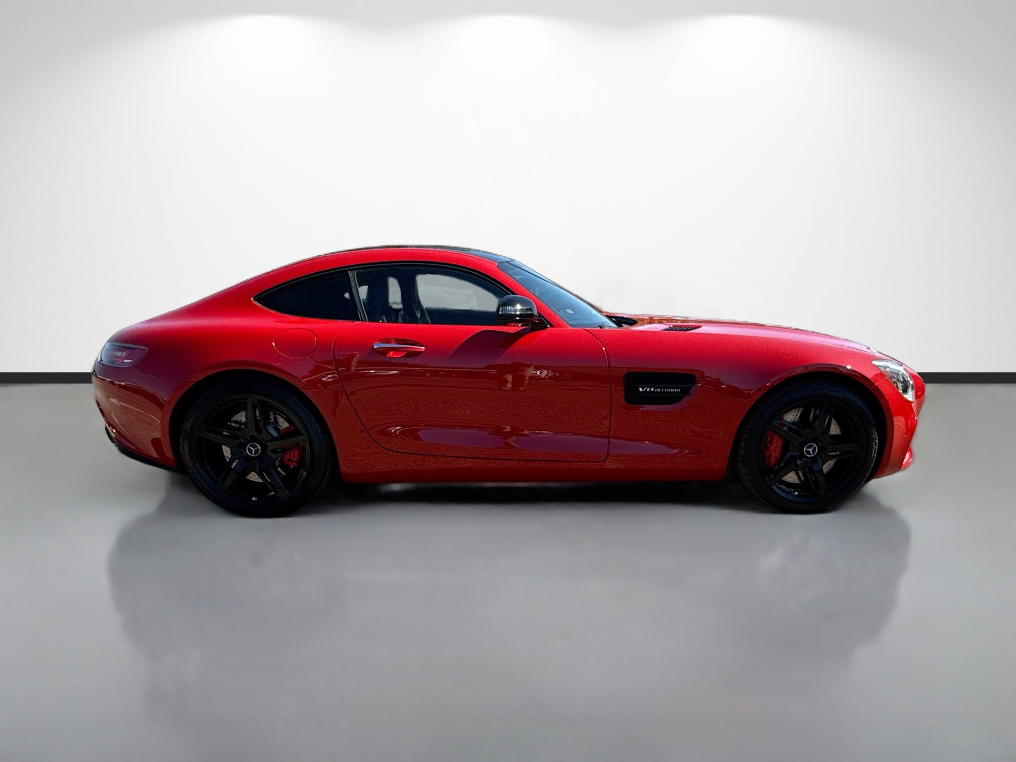 Used 2016 Mercedes-Benz AMG GT S w/ Exclusive Interior Package image 2