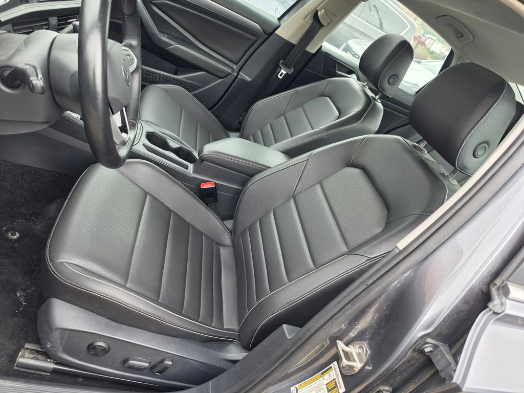 Used 2024 Volkswagen Jetta SE FWD image 6