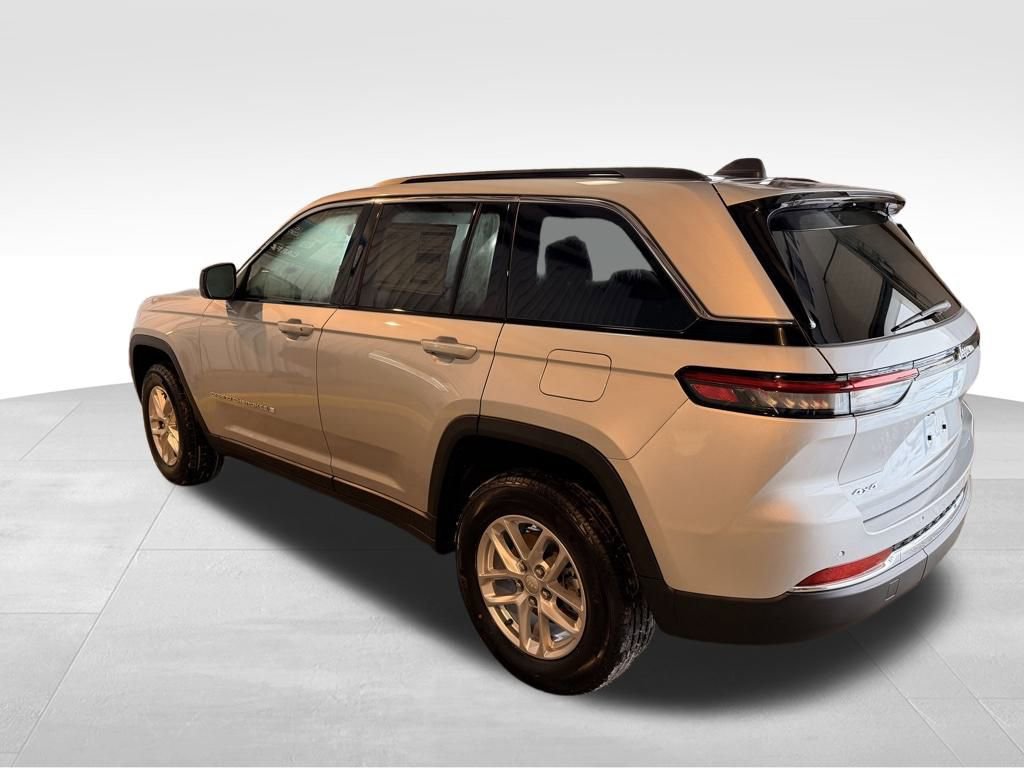 New 2025 Jeep Grand Cherokee Laredo X w/ Luxury Tech Group I image 3
