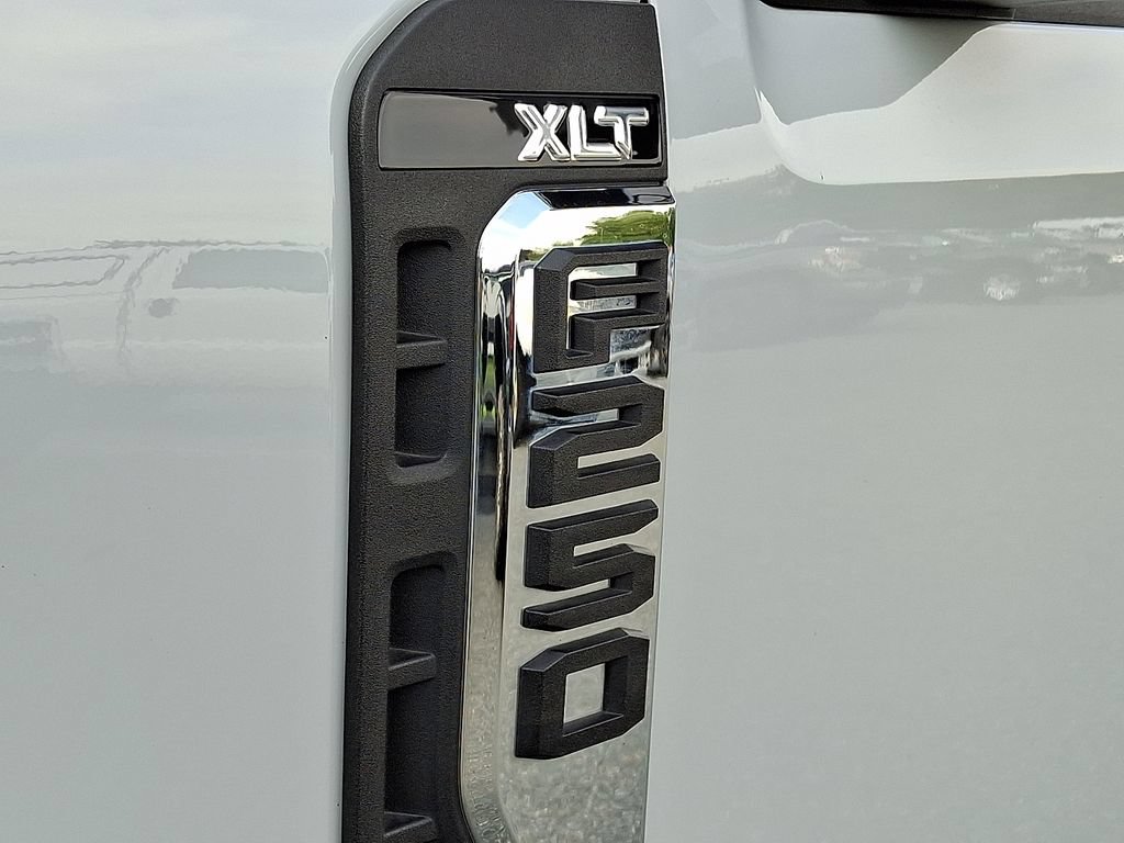 Used 2025 Ford F250 XLT AWD/4WD image 28