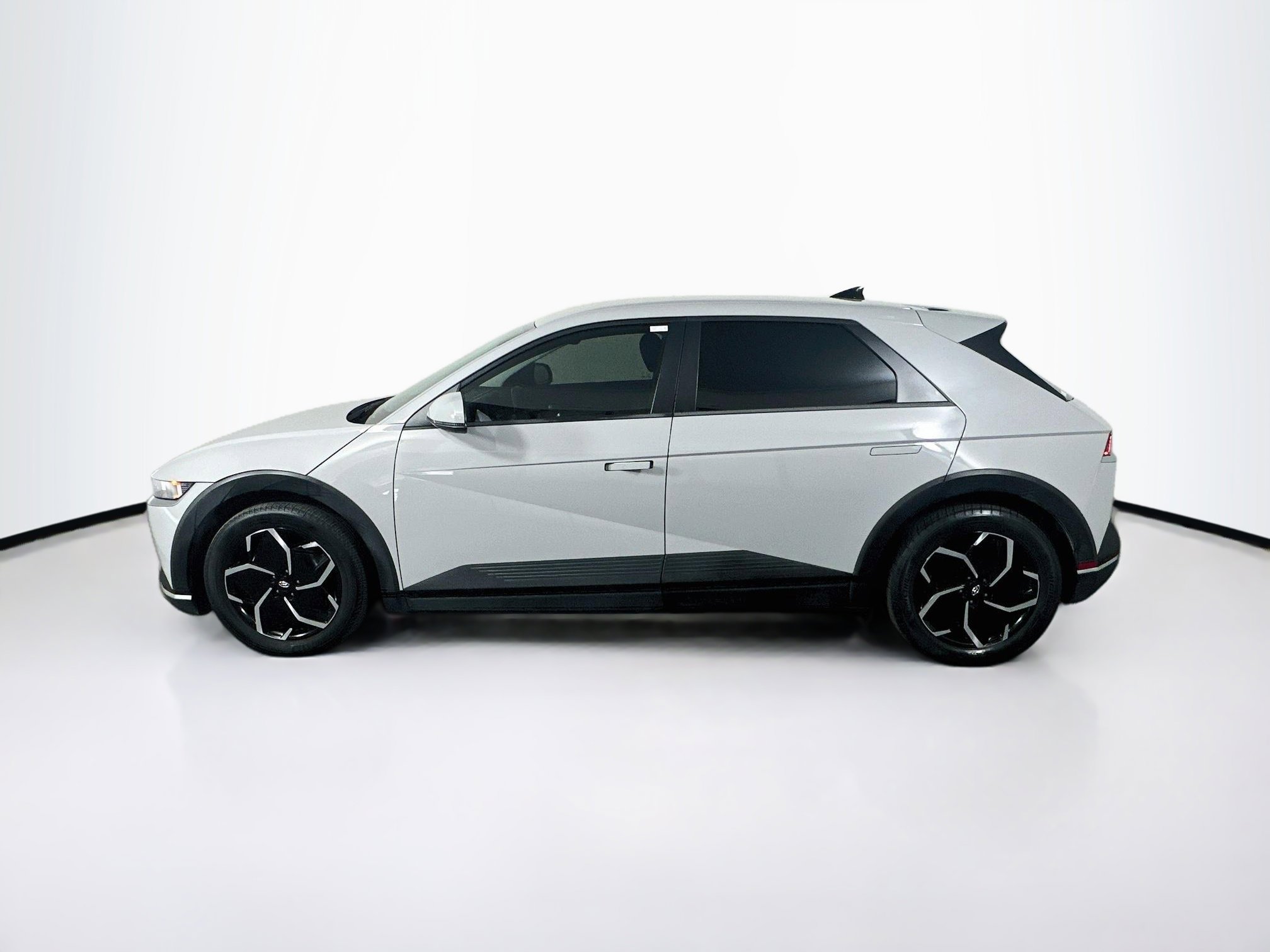 Used 2024 Hyundai Ioniq 5 SEL RWD image 4