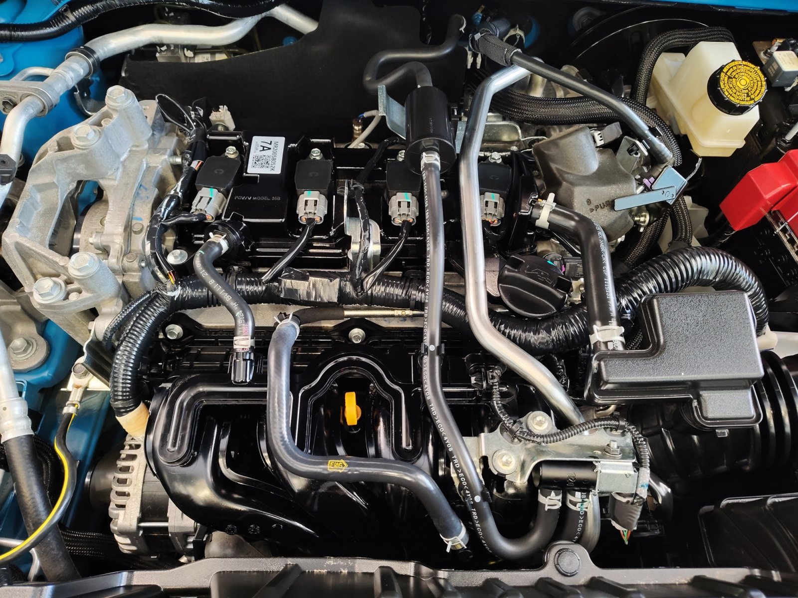 Used 2025 Nissan Kicks SR FWD image 28