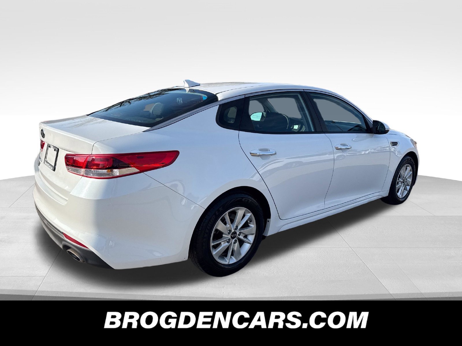 Used 2016 Kia Optima LX FWD image 3