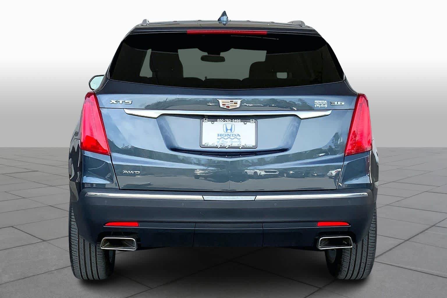 Used 2019 Cadillac XT5 Premium Luxury w/ Driver Assist Package AWD/4WD image 5