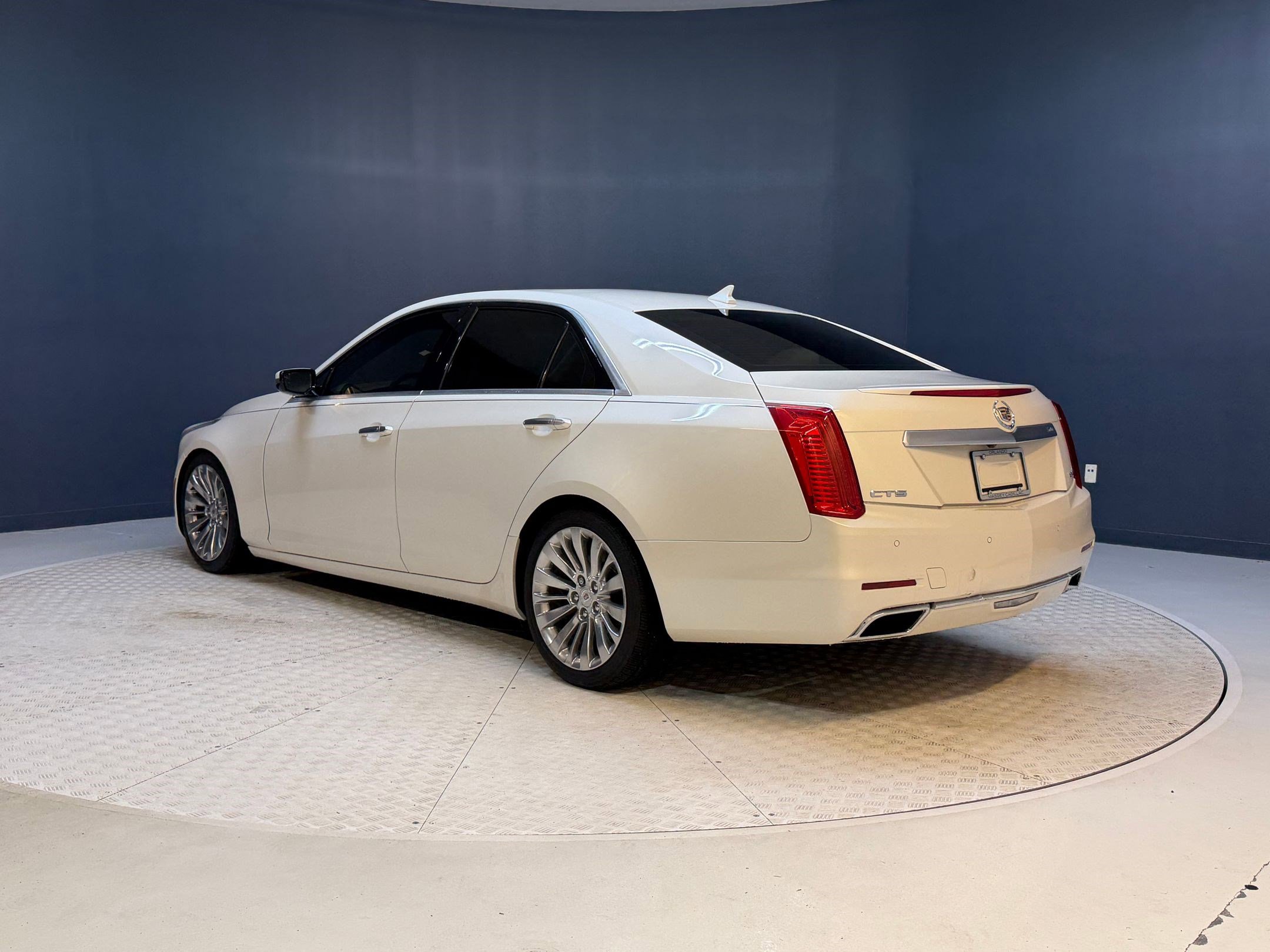 Used 2014 Cadillac CTS Luxury image 3