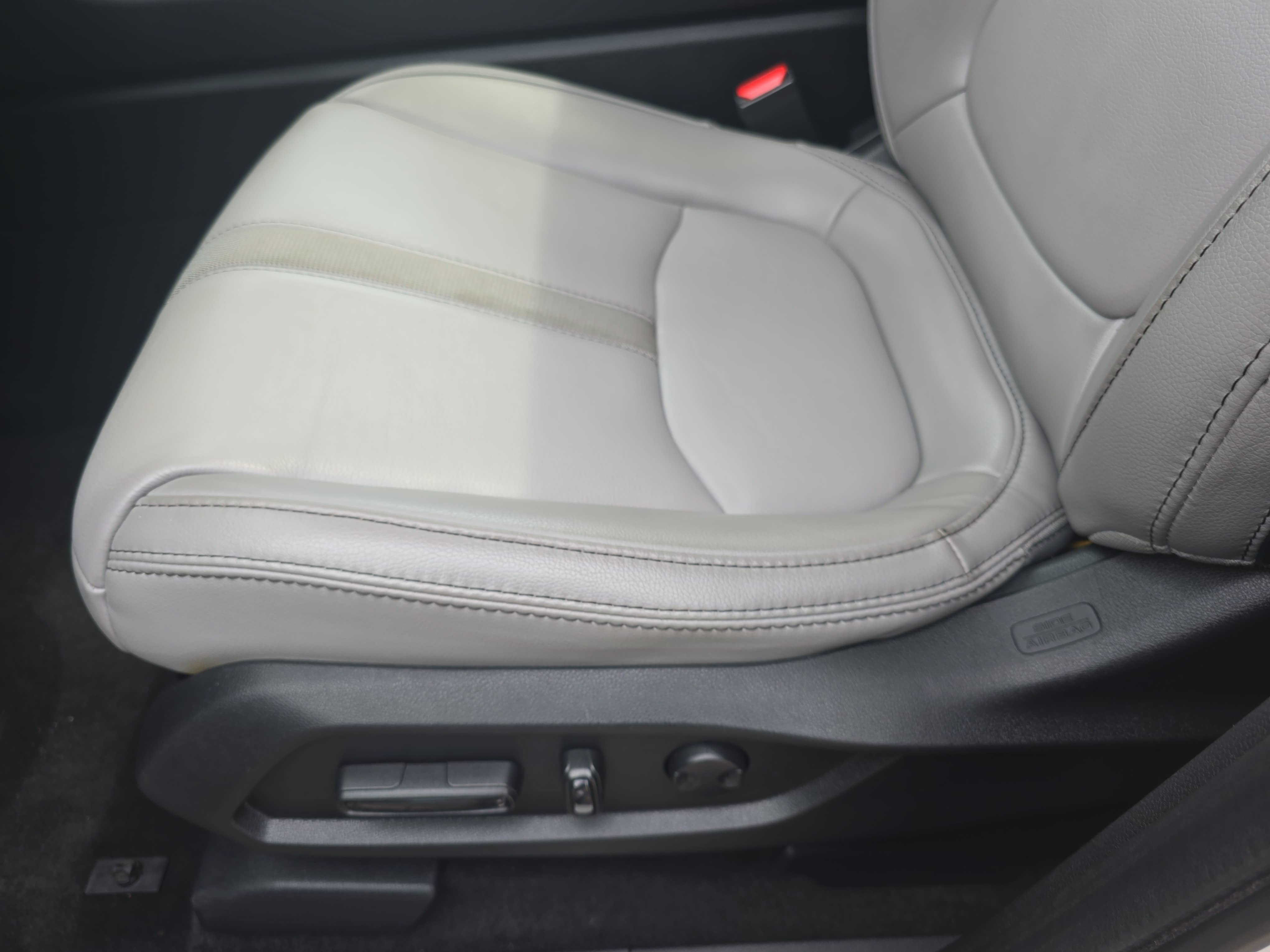 Used 2024 Honda Pilot Touring image 29