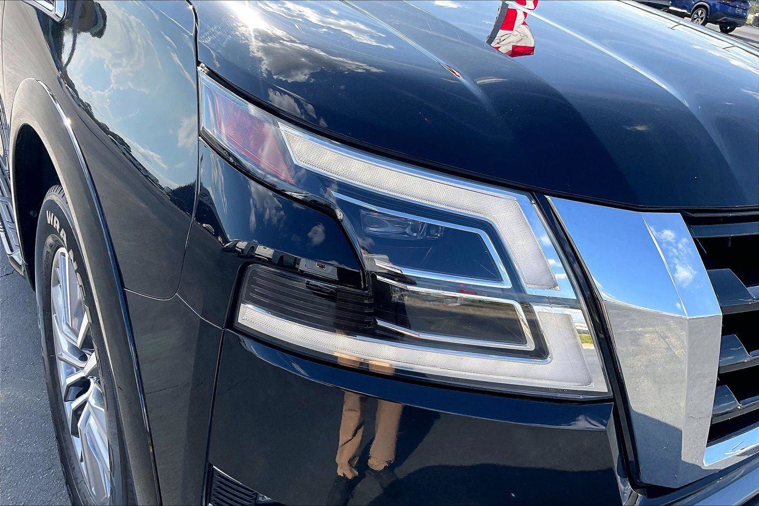 Certified 2023 Nissan Armada SL w/ Captain's Chairs Package RWD image 31