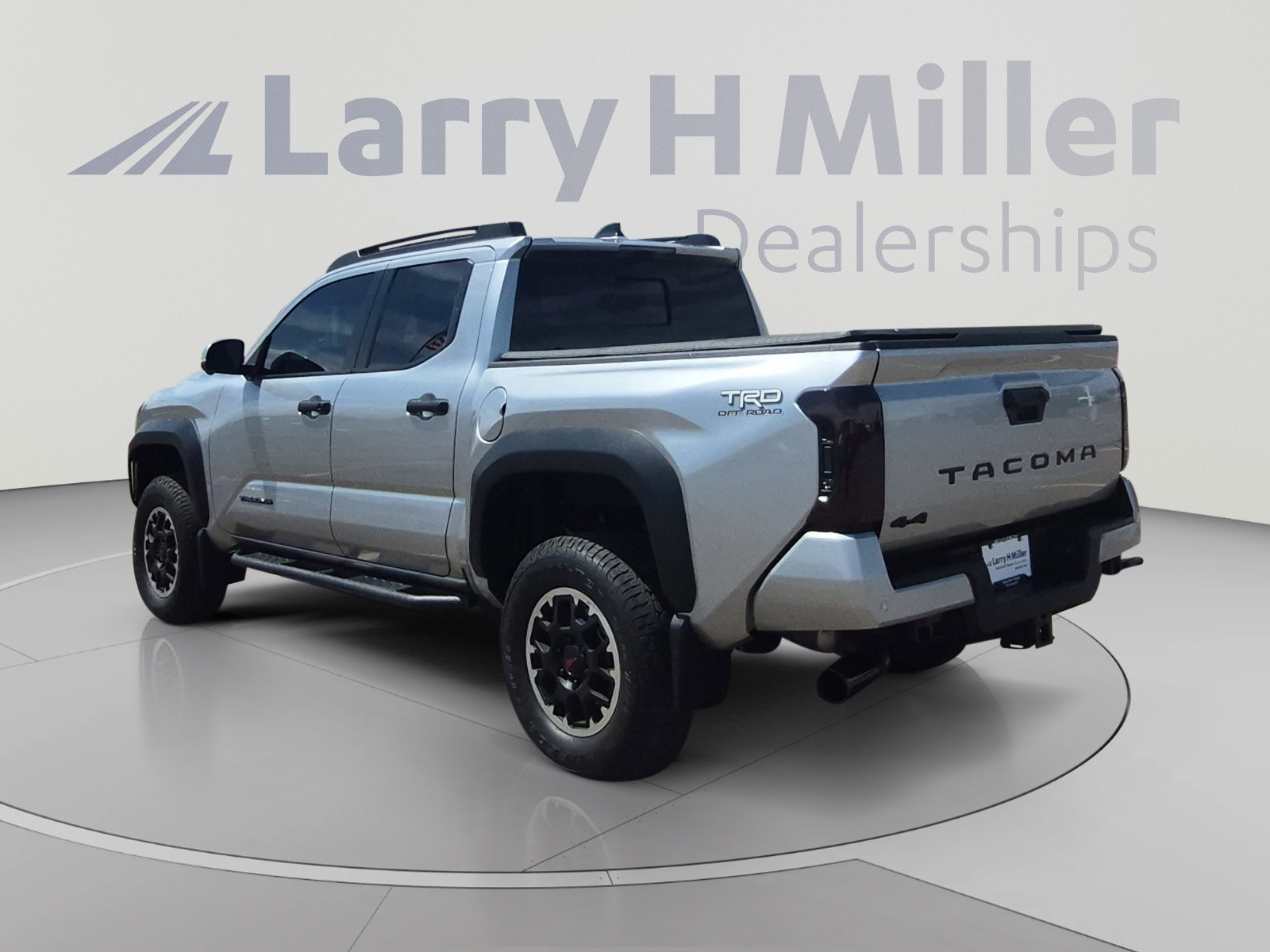 Used 2025 Toyota Tacoma TRD Off-Road w/ TRD Off Road Premium Package AWD/4WD image 3