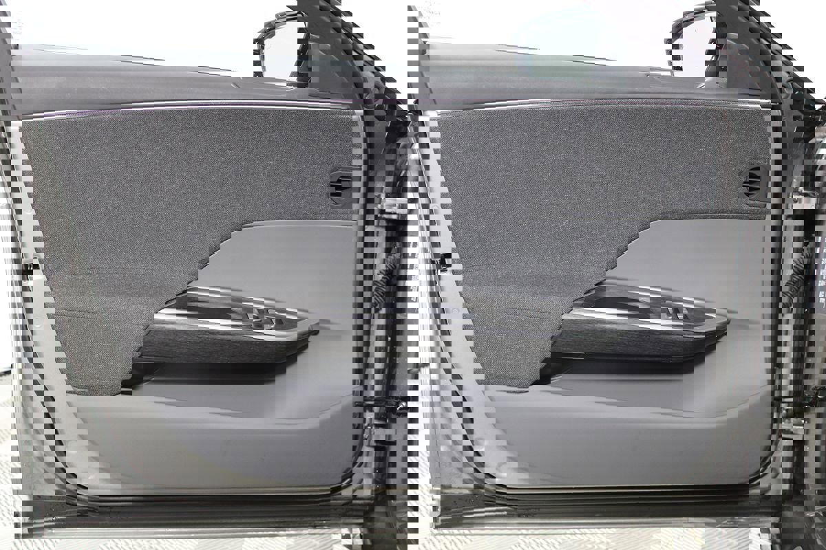 Used 2024 Lucid Air Pure image 6