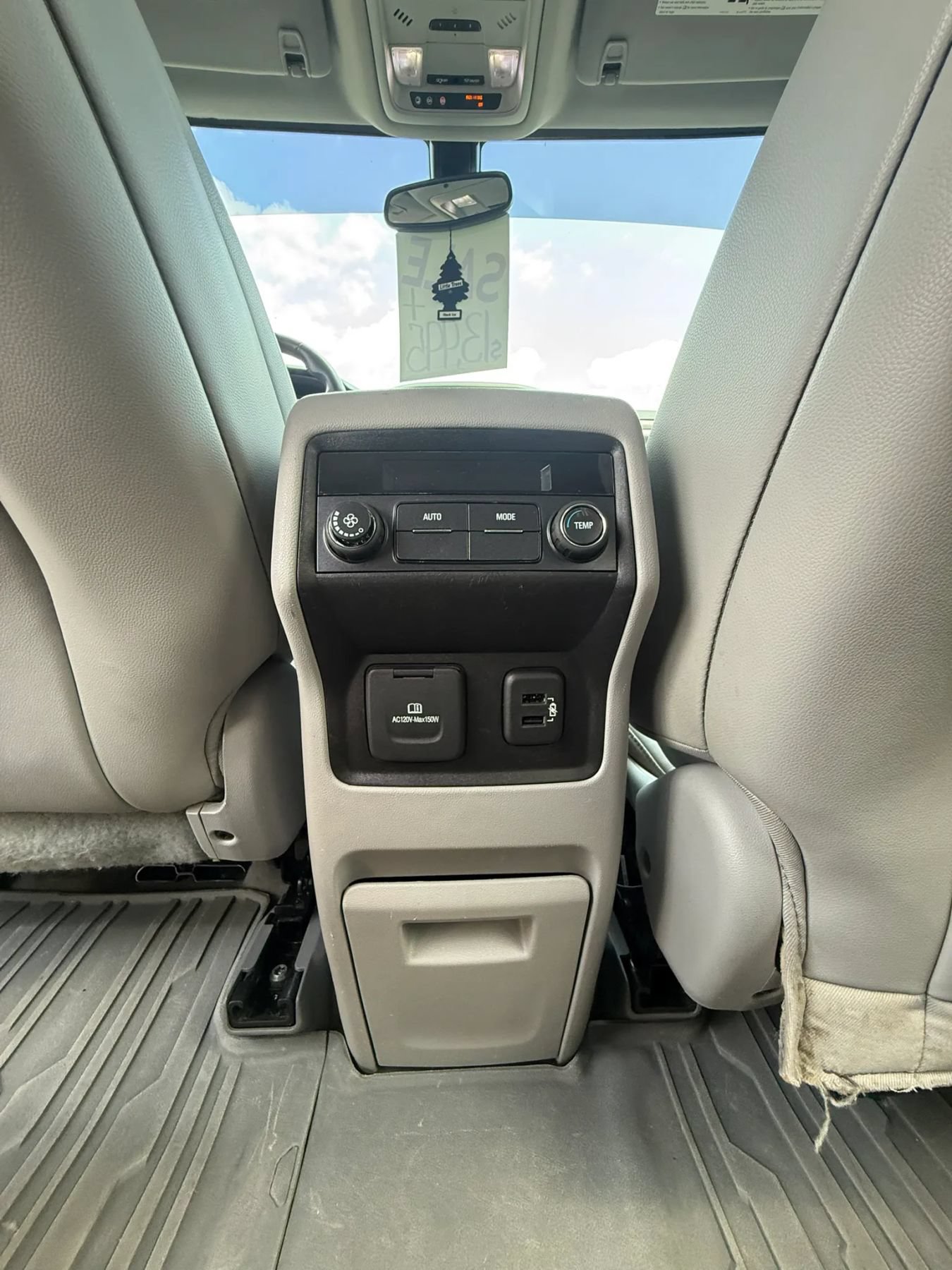 Used 2019 GMC Acadia SLT w/ LPO, Floor Liner Package FWD image 13
