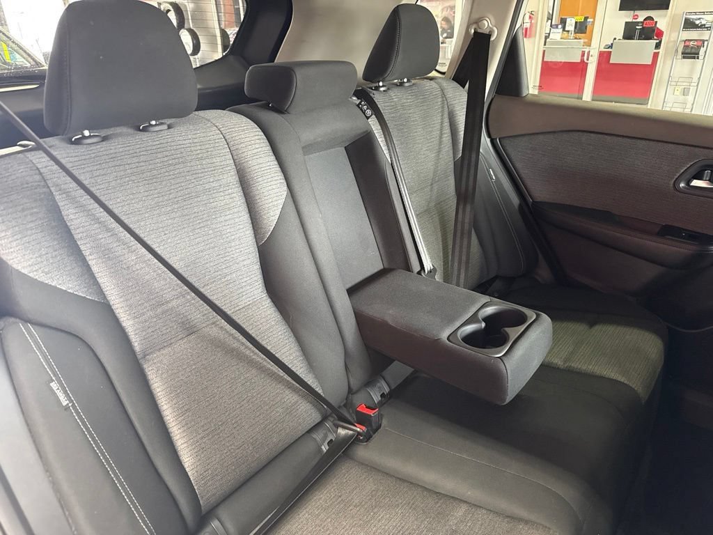 Certified 2023 Nissan Rogue SV FWD image 24