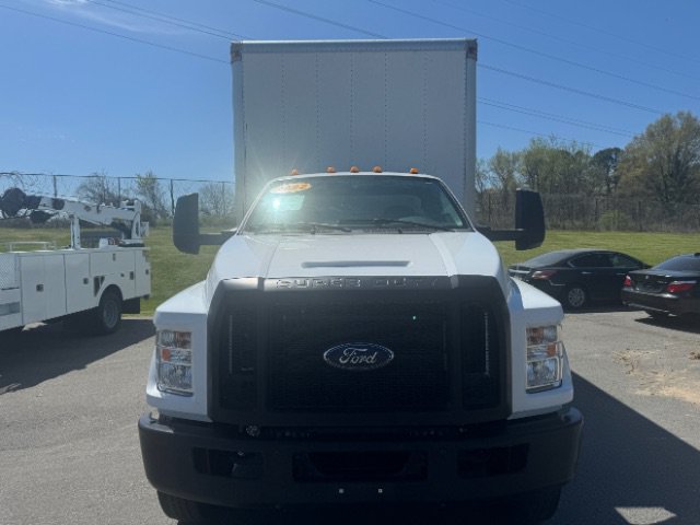 Used 2022 Ford F750 2WD Regular Cab Super Duty image 2