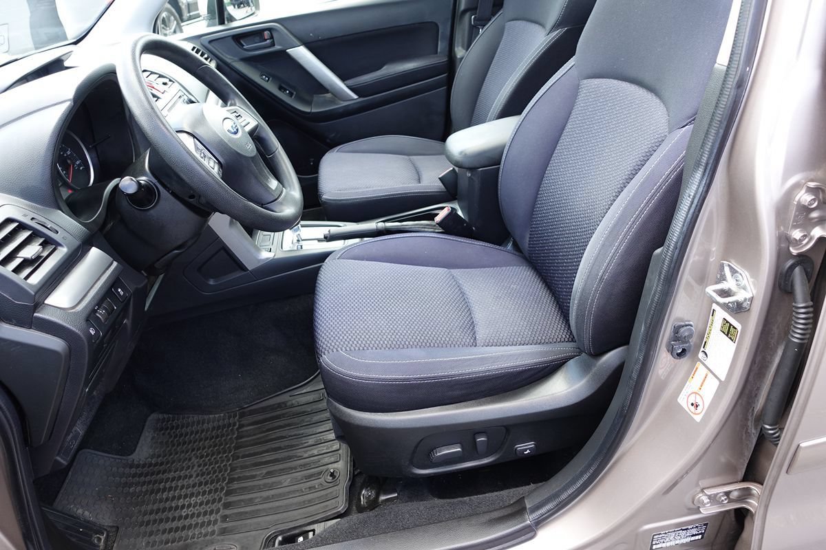Used 2015 Subaru Forester 2.5i Premium w/ All-Weather Package AWD/4WD image 17