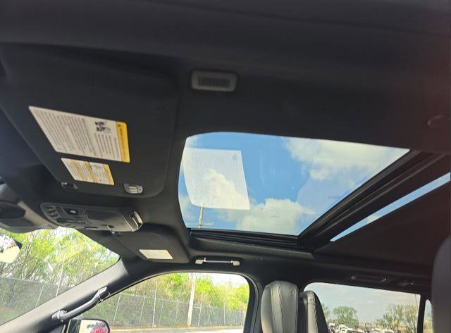 Used 2024 Lincoln Navigator L Reserve AWD/4WD image 3