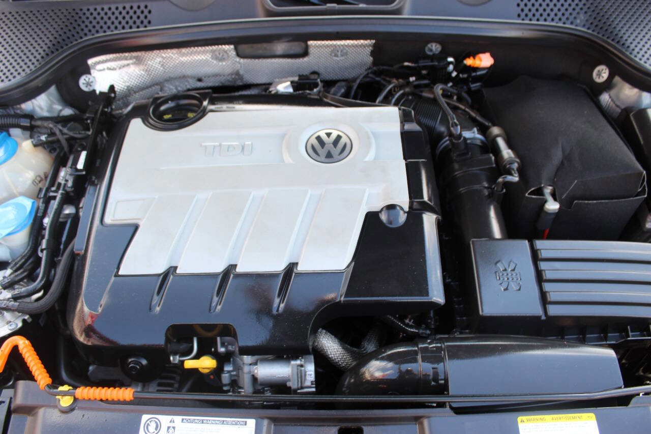Used 2014 Volkswagen Beetle TDI image 8