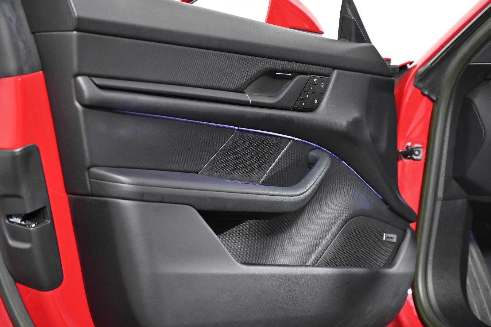 Used 2022 Porsche Taycan 4S image 34