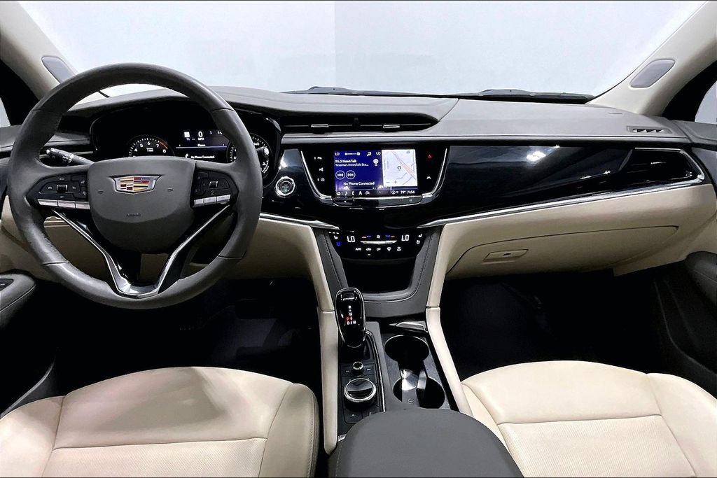 Used 2024 Cadillac XT6 Premium Luxury w/ Technology Package FWD image 18