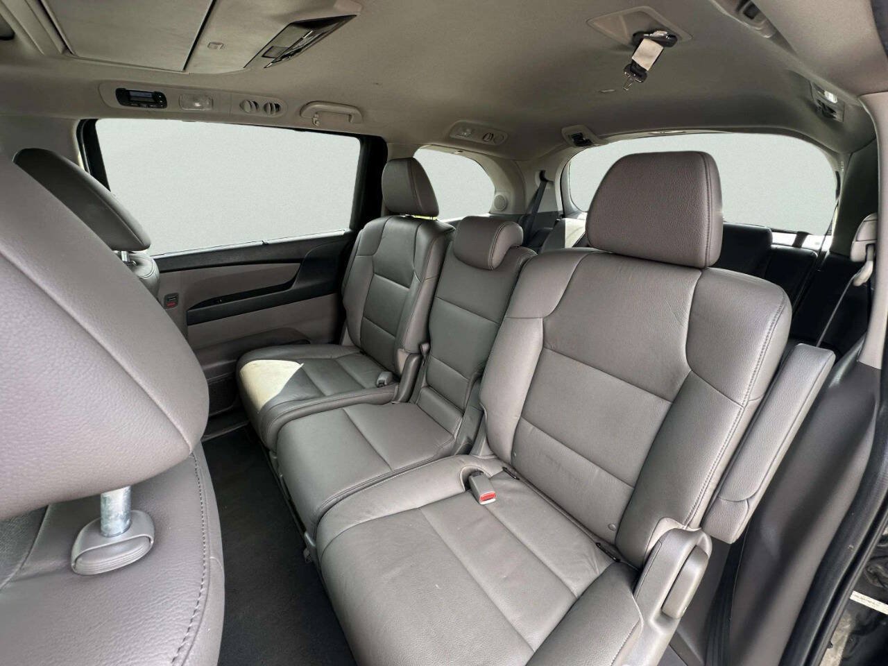 Used 2015 Honda Odyssey Touring Elite image 17