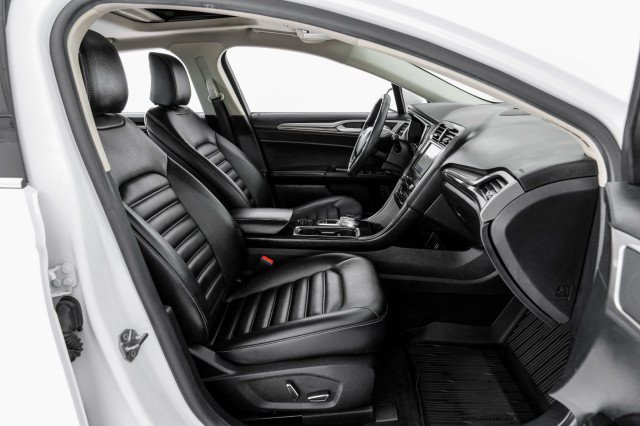 Used 2020 Ford Fusion SEL FWD image 33